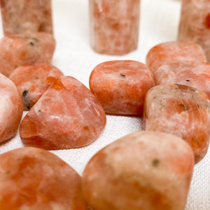 
            
                Load image into Gallery viewer, Sunstone tumble stone
            
        