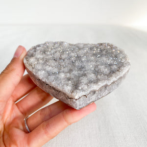 
            
                Load image into Gallery viewer, Angel Aura Agate Druzy Heart
            
        